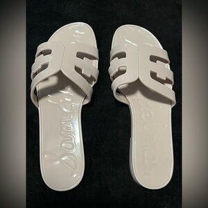 Bay Jelly Double E Signature Logo Slide Sandals size 8 beige color
